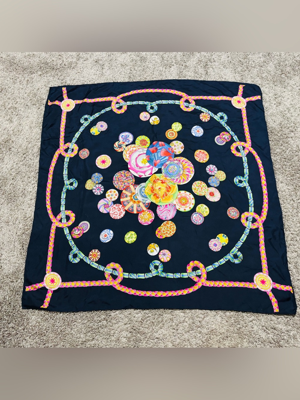 ❤️Vintage Carlisle 100% Silk Mandala Scarf - Picture 7 of 7